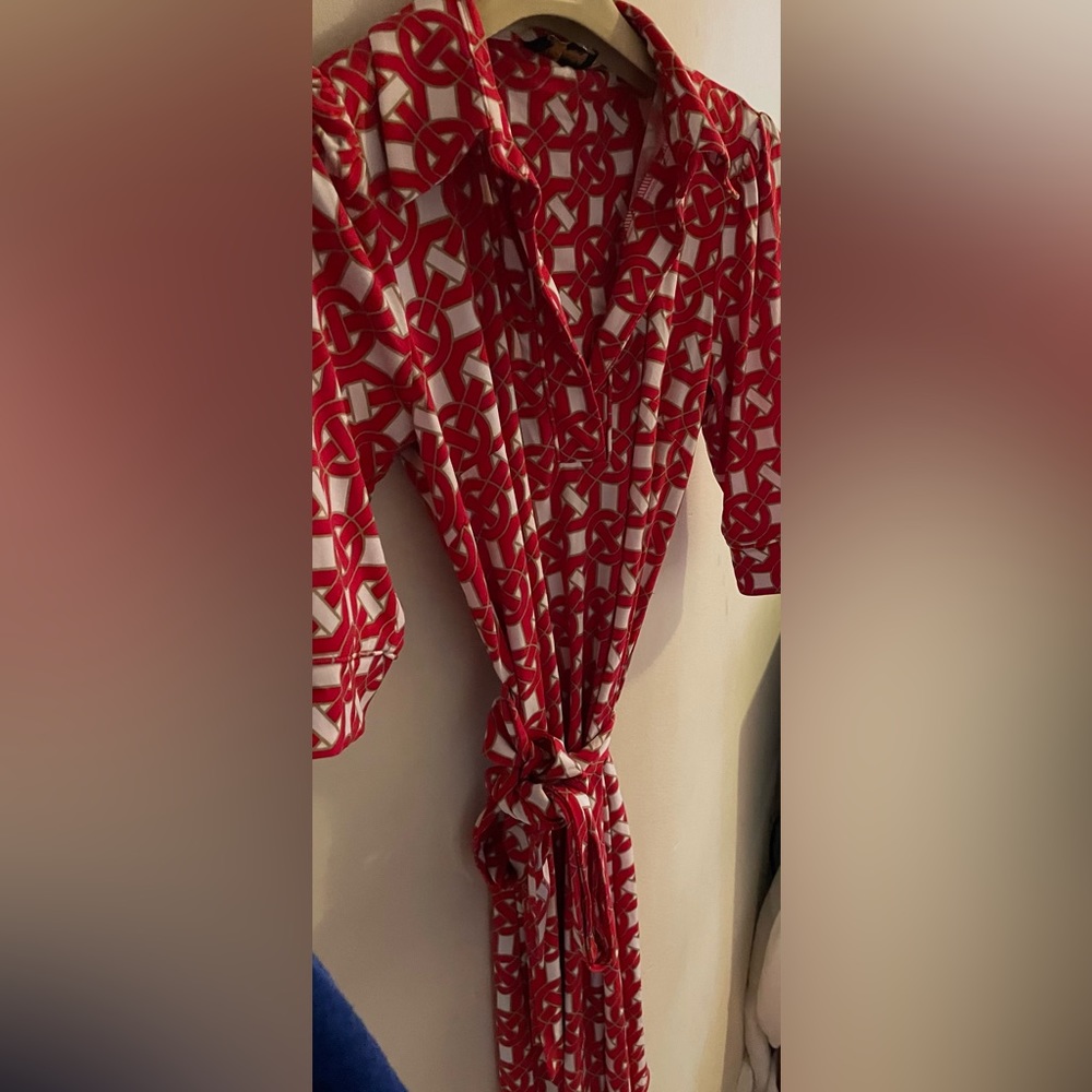 Semi-long dress for any event.